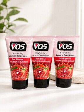 ALBERTO VO5 NOURISHING SUN RIPENED STRAWBERRIES & CREAM LEAVE IN CONDITIONER